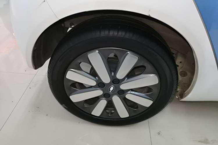 Used ORA Black Cat 2021 351 km Standard Version Right Rear Wheel Hub