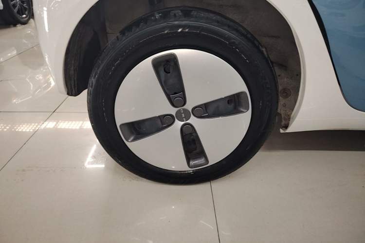 Used ORA Black Cat 2021 301 km Basic Version Right Rear Wheel Hub