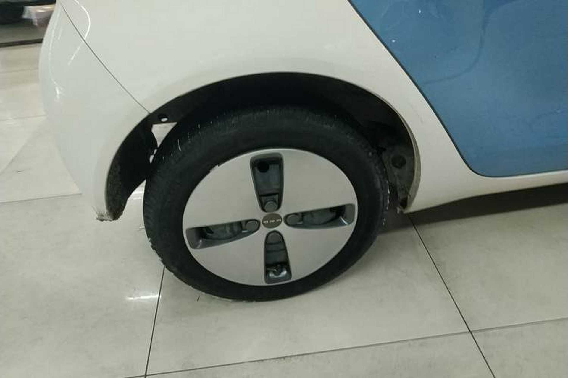 Used ORA Black Cat 2021 301 km Basic Version Right Rear Wheel Hub