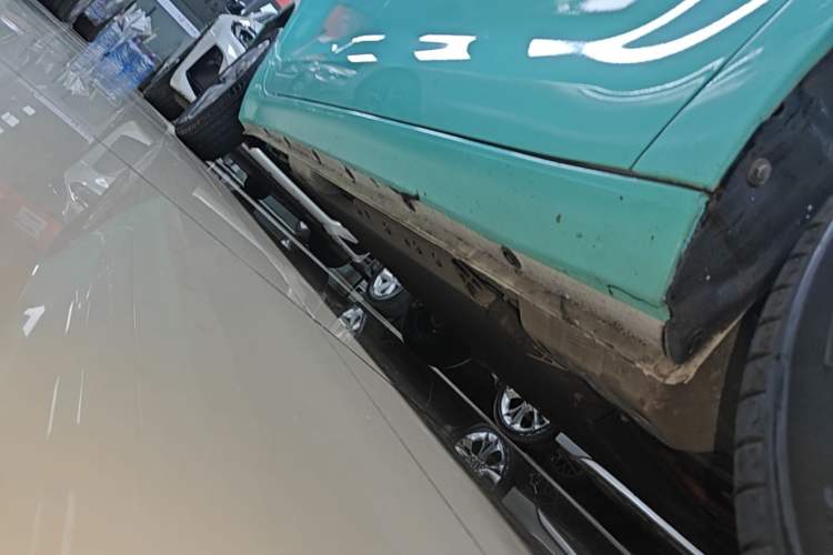 Used ORA Black Cat 2021 301 km Basic Version Right Side Sill