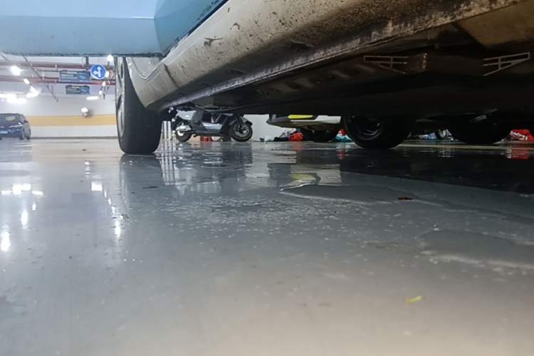 Used ORA Black Cat 2021 301 km Basic Version Right Side Sill