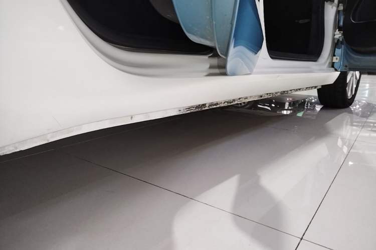 Used ORA Black Cat 2021 351 km Luxury Version Right Side Sill