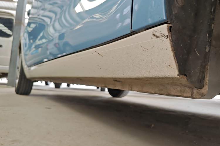 Used ORA Black Cat 2021 301 km Basic Version Right Side Sill