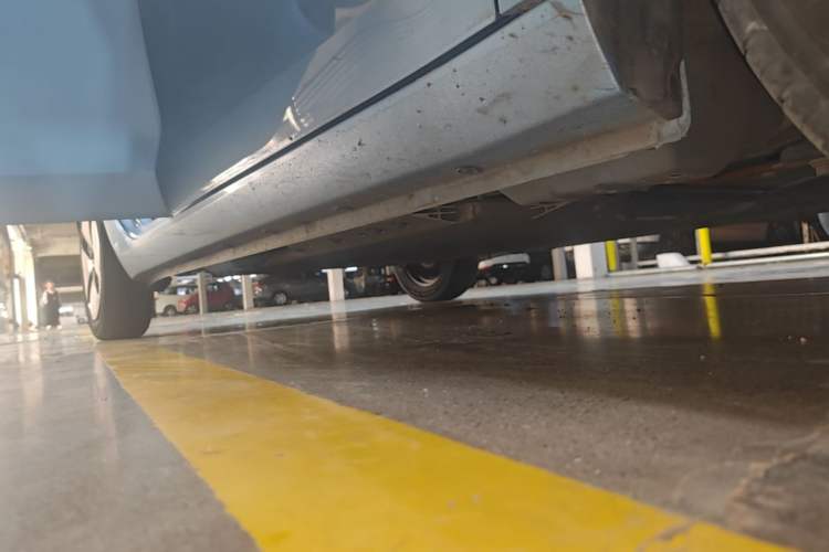 Used ORA Black Cat 2021 301 km Basic Version Right Side Sill