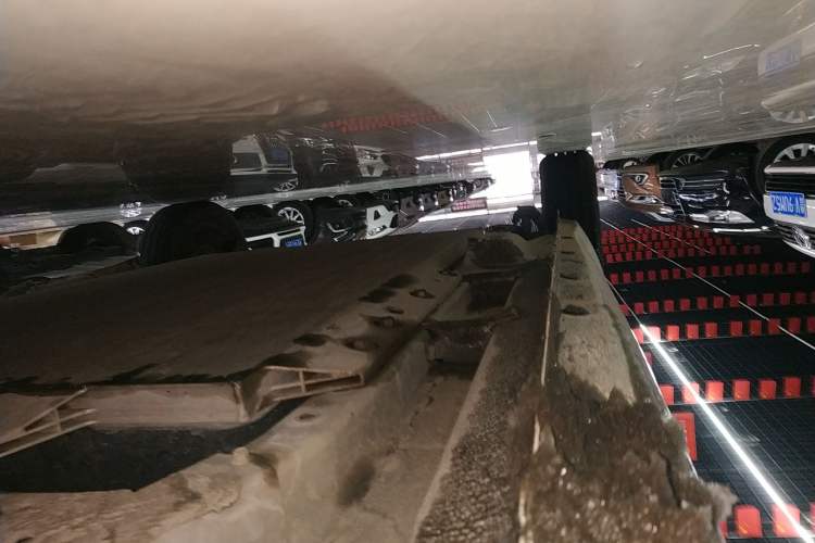 Used ORA Black Cat 2021 301 km Basic Version Right Side Sill