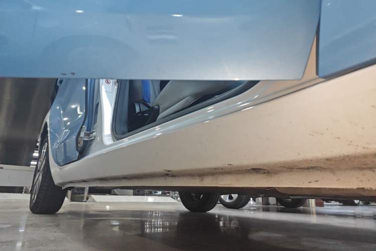Used ORA Black Cat 2021 351 km Luxury Version Right Side Sill