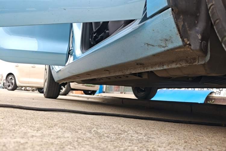 Used ORA Black Cat 2021 301 km Basic Version Right Side Sill