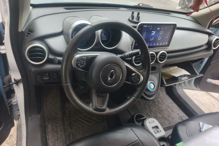 Used ORA Black Cat 2021 351 km Luxury Version Steering Wheel