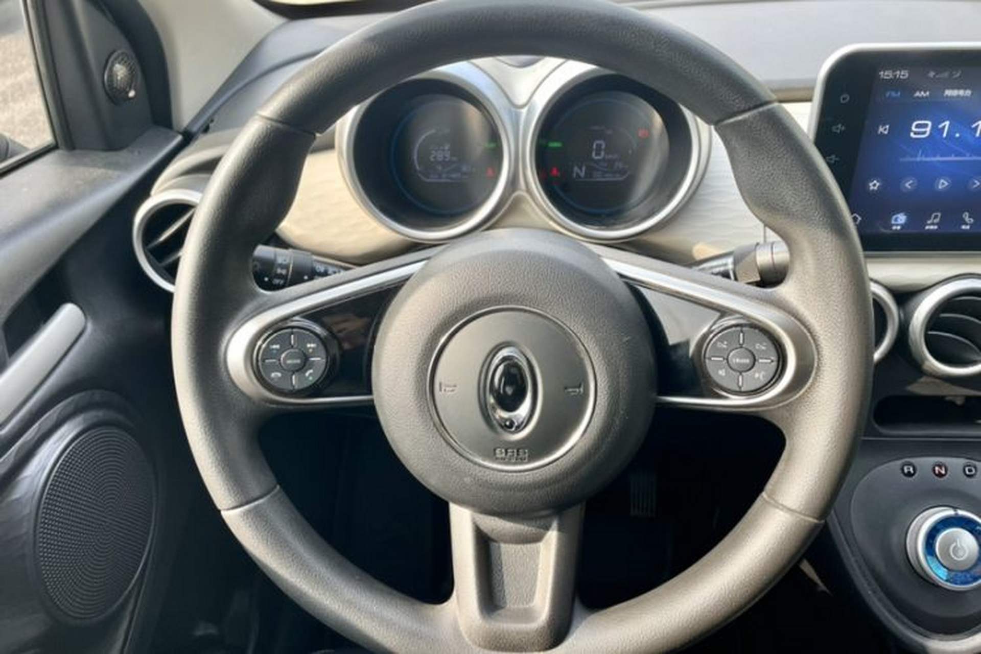 Used ORA Black Cat 2021 351 km Standard Version Steering Wheel
