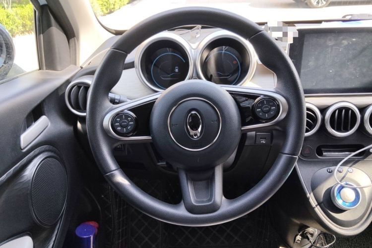 Used ORA Black Cat 2021 301 km Basic Version Steering Wheel