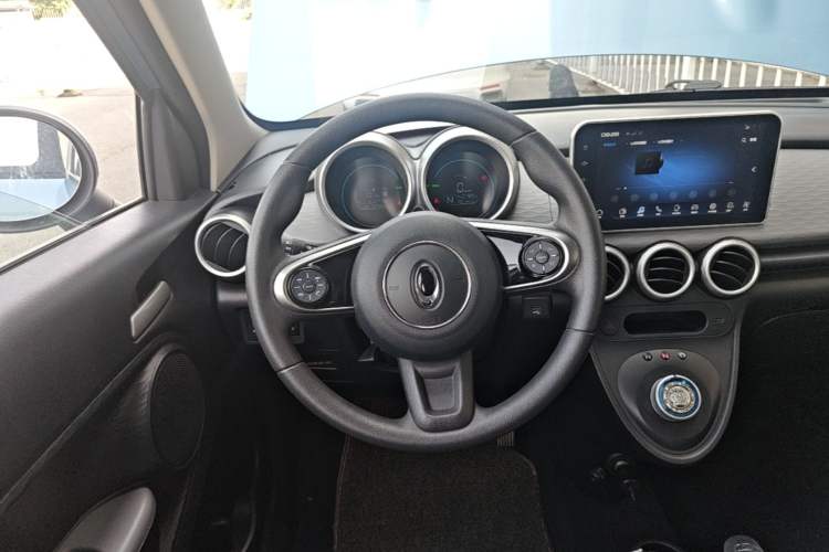 Used ORA Black Cat 2021 351 km Luxury Version Steering Wheel