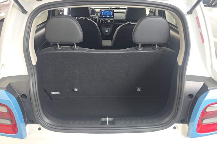 Used ORA Black Cat 2021 351 km Standard Version Trunk