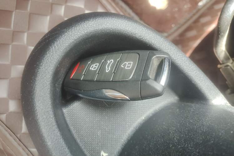 Used ORA Black Cat 2021 301km Cute Pet Edition Vehicle Key