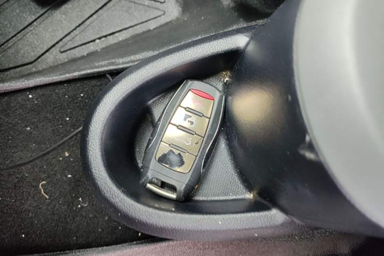 Used ORA Black Cat 2021 301 km Basic Version Vehicle Key