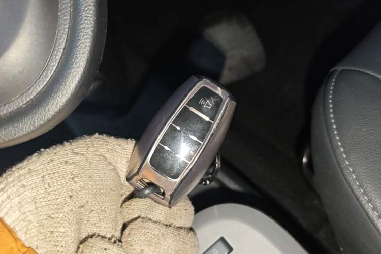 Used ORA Black Cat 2021 351 km Standard Version Vehicle Key