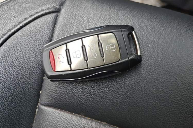 Used ORA Black Cat 2021 351 km Standard Version Vehicle Key