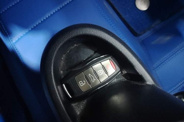 Used ORA Black Cat 2021 351 km Standard Version Vehicle Key