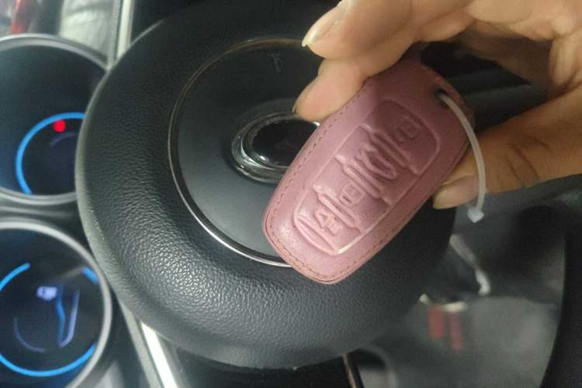 Used ORA Black Cat 2021 351 km Standard Version Vehicle Key
