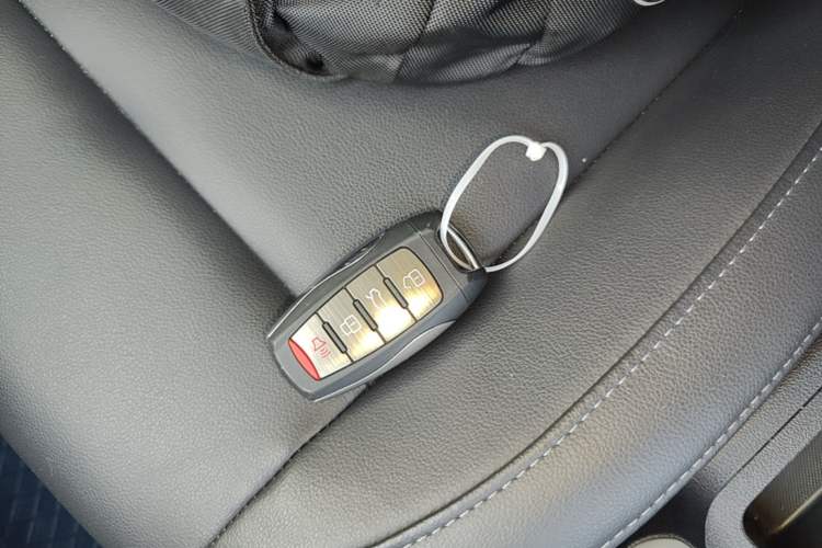 Used ORA Black Cat 2021 351 km Standard Version Vehicle Key