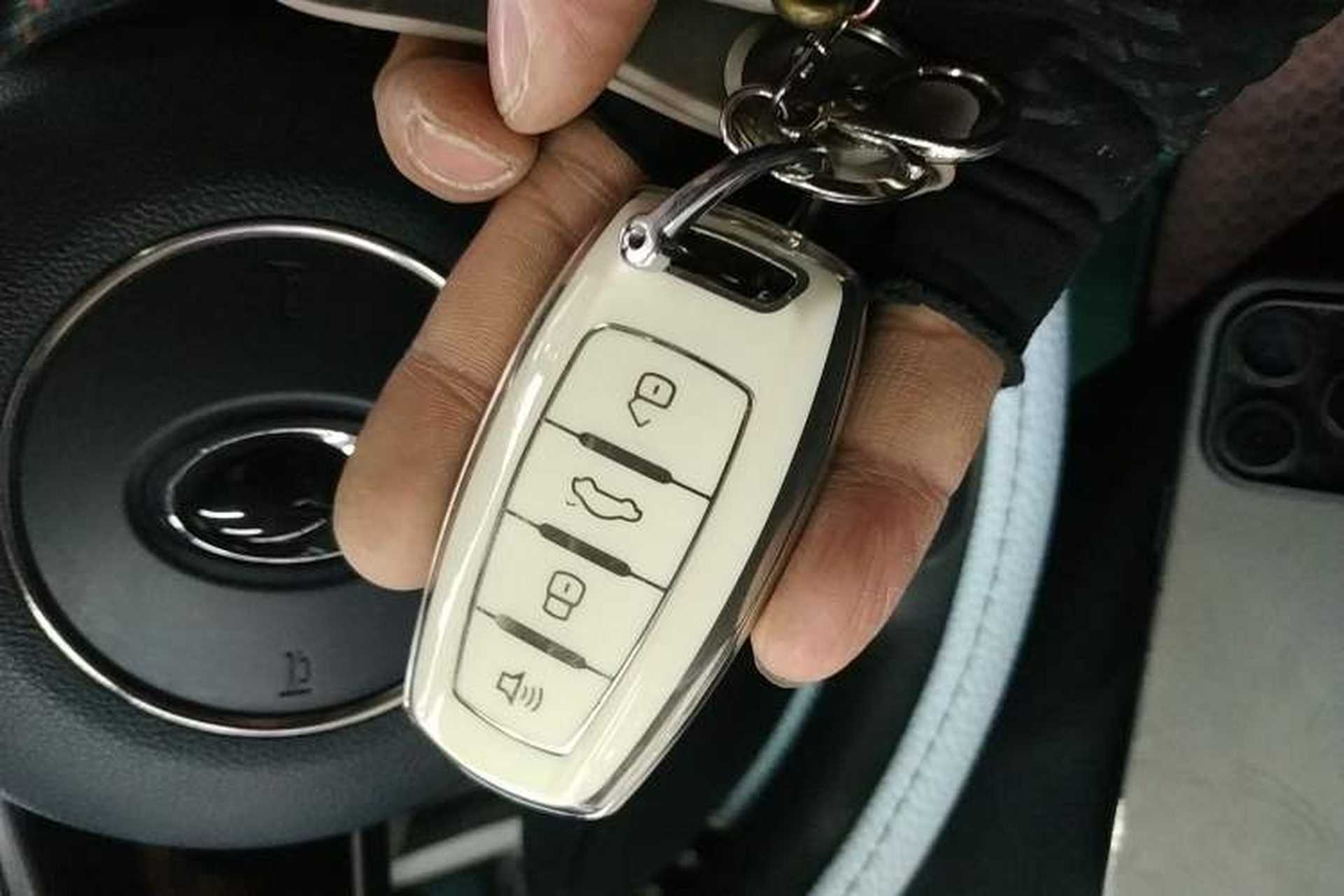 Used ORA Black Cat 2021 301 km Basic Version Vehicle Key
