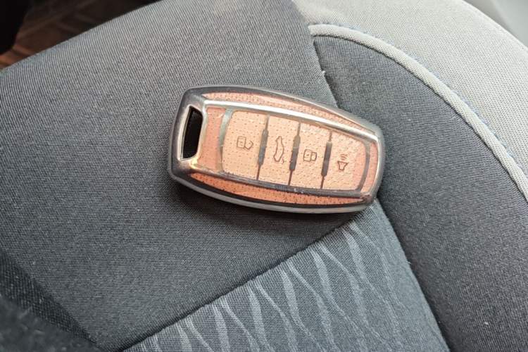 Used ORA Black Cat 2021 351 km Luxury Version Vehicle Key