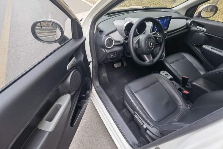 Used ORA Black Cat 2021 351 km Luxury Version Interior 7