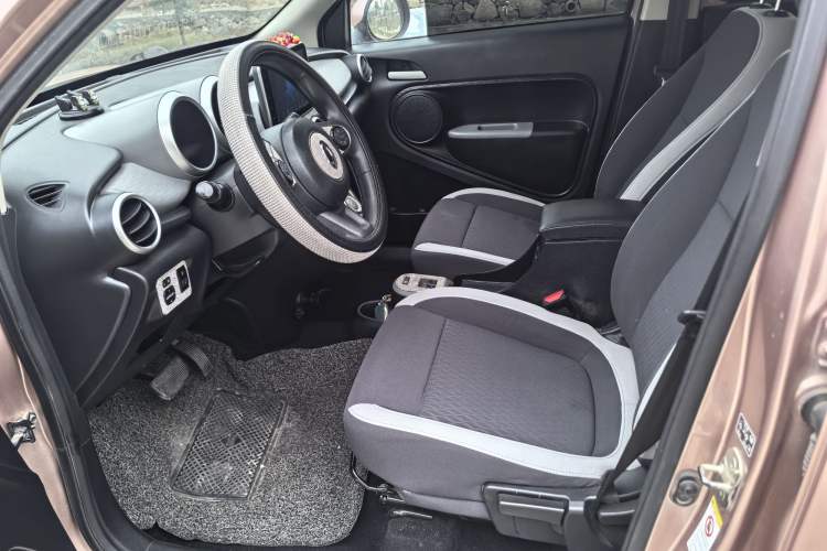 Used ORA Black Cat 2021 351 km Luxury Version Left Front Seat