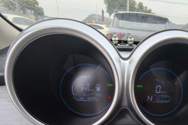 Used ORA Black Cat 2021 351 km Luxury Version Odometer Close Up