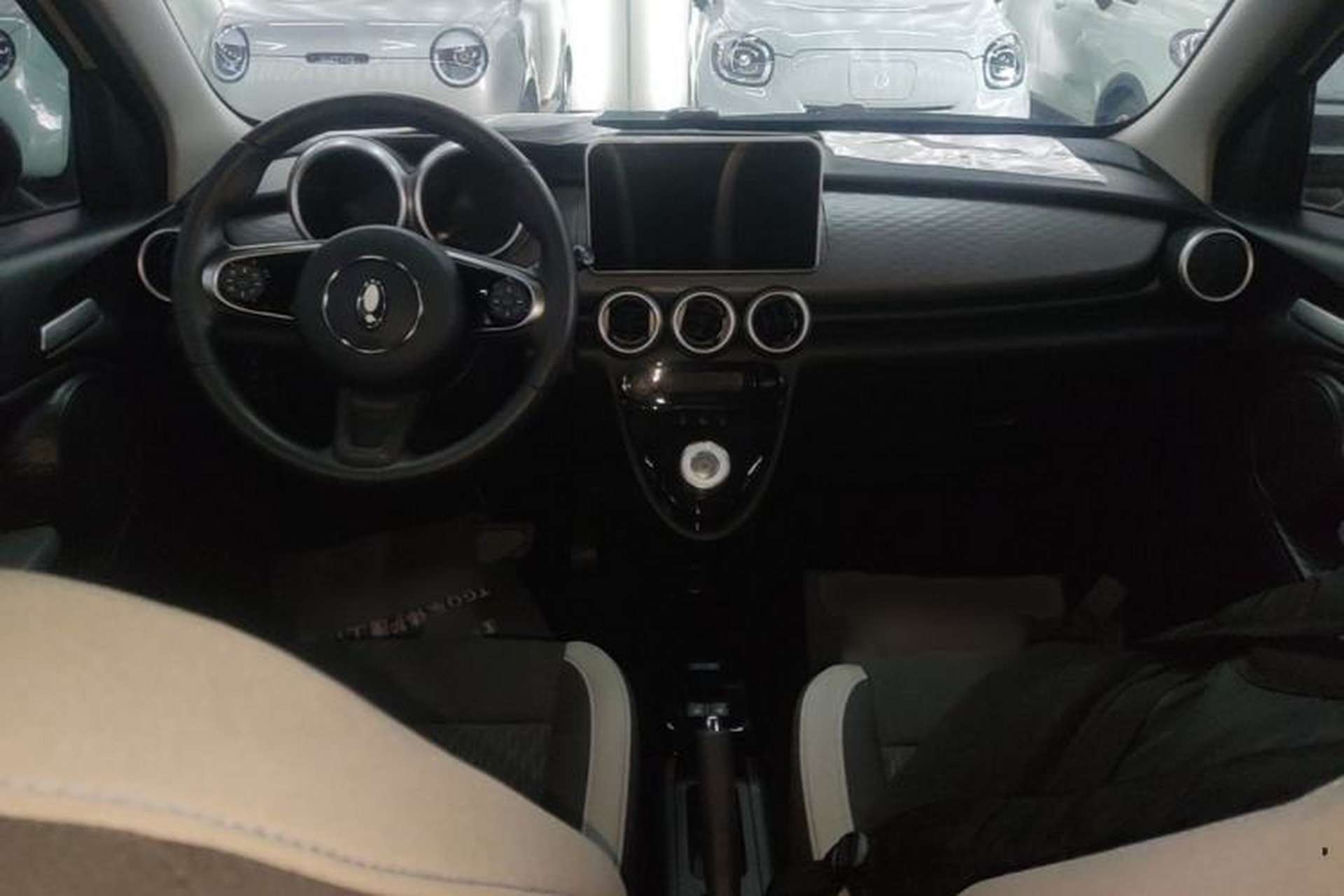 Used ORA Black Cat 2021 301 km Basic Version Center Console