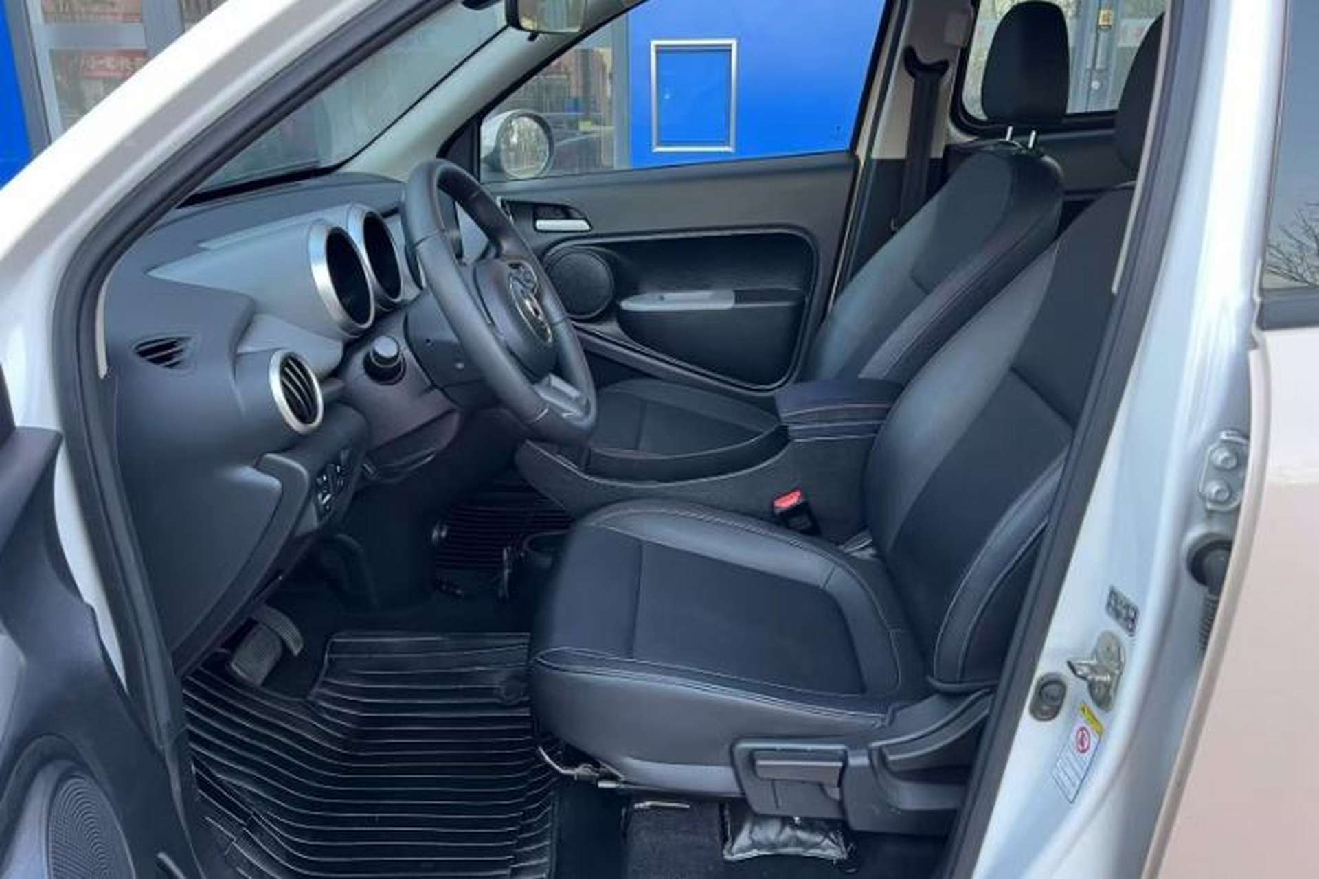 Used ORA Black Cat 2021 405 km Long-Range Version Interior 3