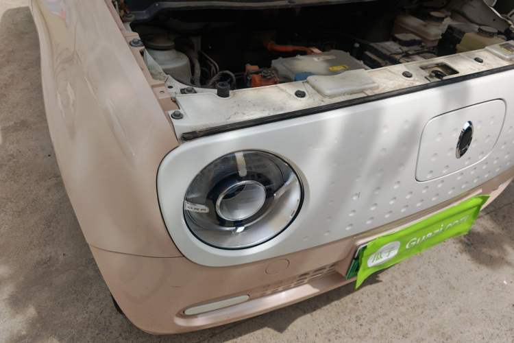 Used ORA Black Cat 2021 301 km Basic Version Right Front Headlight