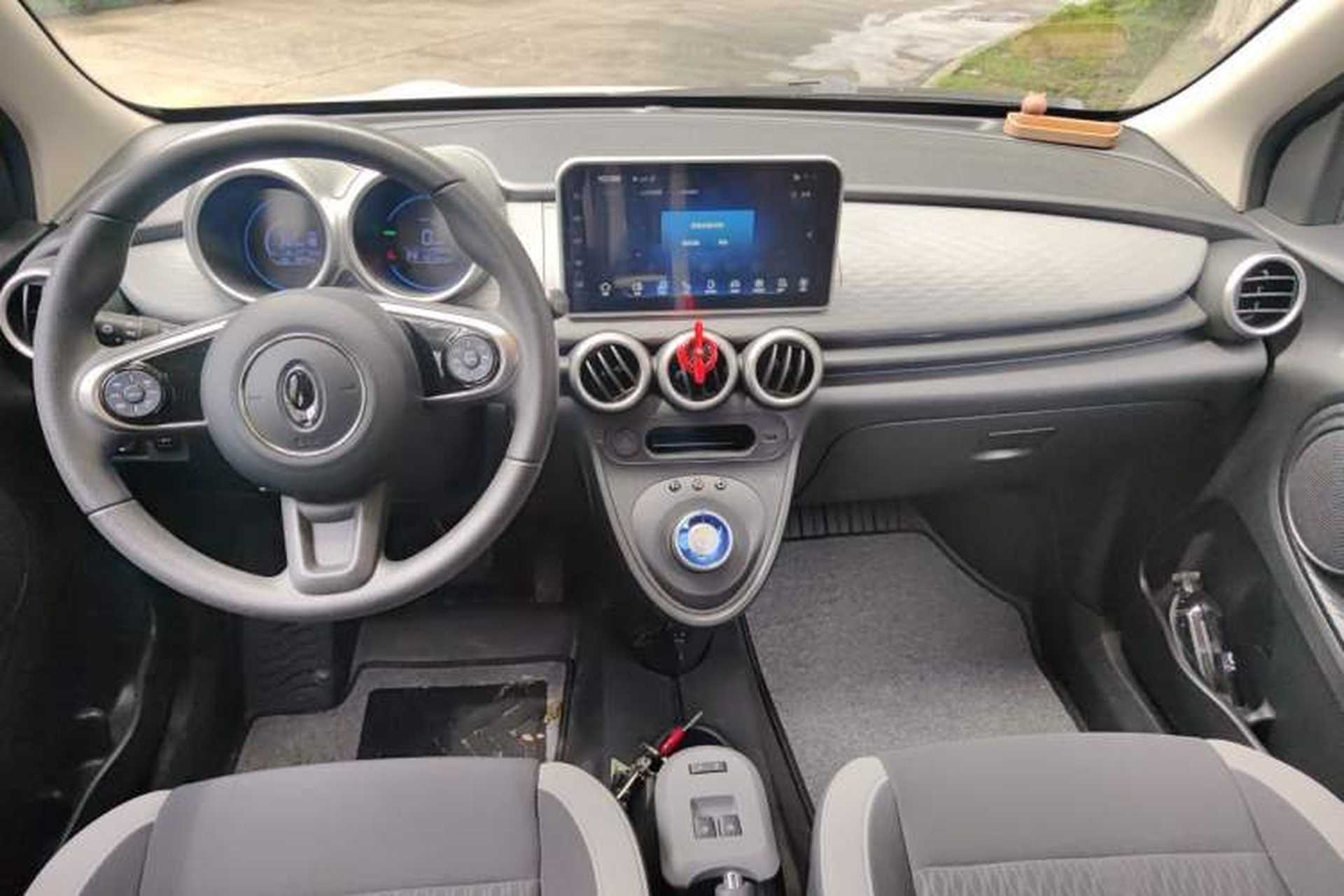 Used ORA Black Cat 2021 301 km Basic Version Center Console