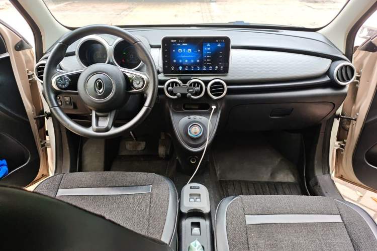 Used ORA Black Cat 2021 351 km Luxury Version Center Console