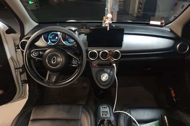 Used ORA Black Cat 2021 301 km Basic Version Center Console