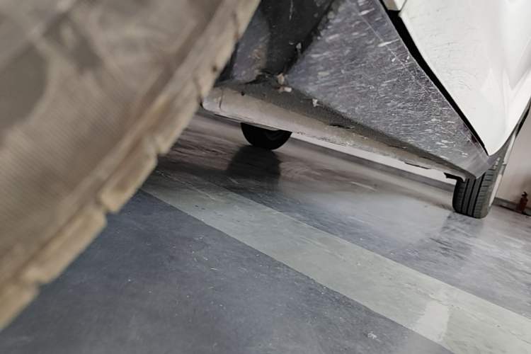 Used ORA Black Cat 2021 301 km Basic Version Chassis Front Left