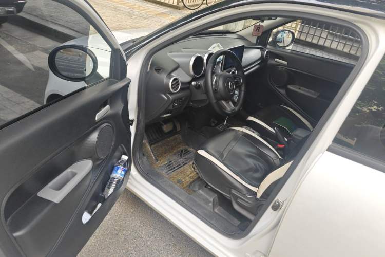 Used ORA Black Cat 2021 301 km Basic Version Driver Seat