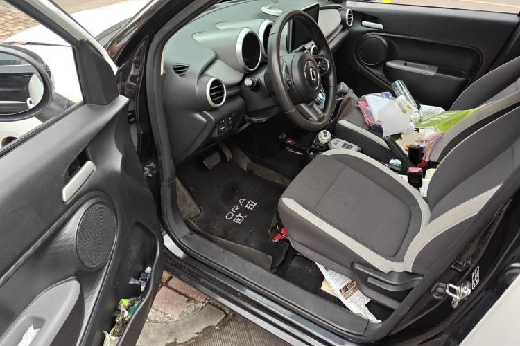 Used ORA Black Cat 2021 301 km Basic Version Driver Seat