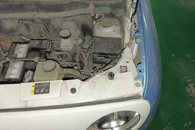 Used ORA Black Cat 2021 301 km Basic Version Engine Bay Left