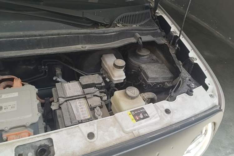 Used ORA Black Cat 2021 351 km Luxury Version Engine Bay Left