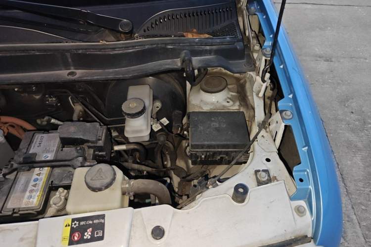Used ORA Black Cat 2021 301 km Basic Version Engine Bay Left