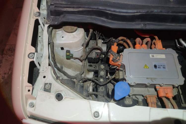Used ORA Black Cat 2021 301 km Basic Version Engine Bay Right