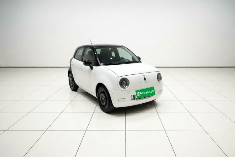 Used ORA Black Cat 2021 301 km Basic Version Front Right 45 Deg