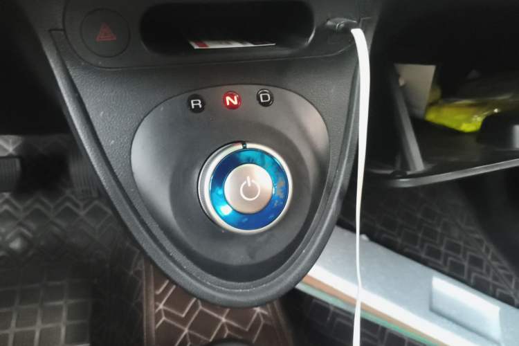 Used ORA Black Cat 2021 301 km Basic Version Gear Lever