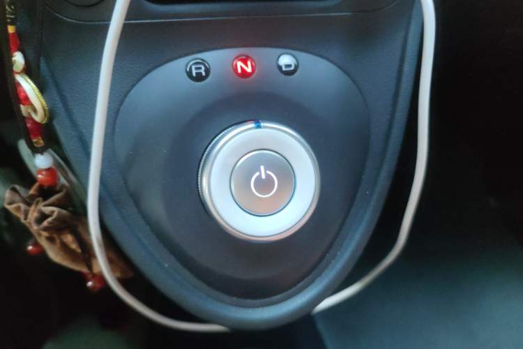 Used ORA Black Cat 2021 301 km Basic Version Gear Lever