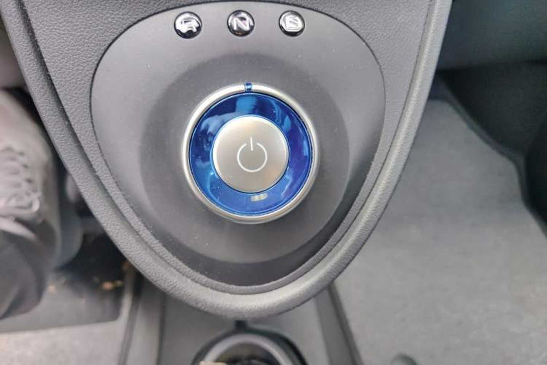 Used ORA Black Cat 2021 301 km Basic Version Gear Lever