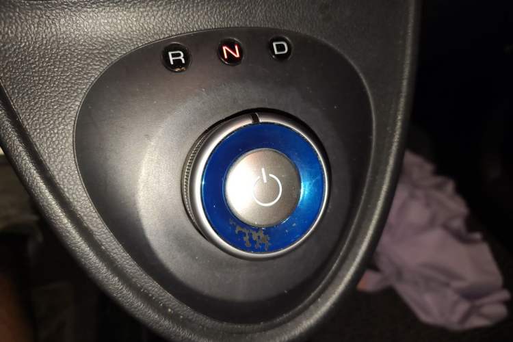 Used ORA Black Cat 2021 301 km Basic Version Gear Lever
