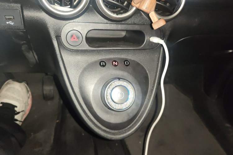 Used ORA Black Cat 2021 301 km Basic Version Gear Lever
