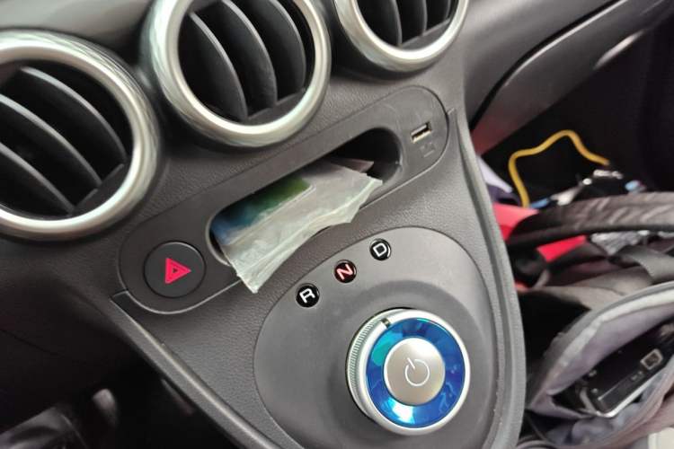 Used ORA Black Cat 2021 301 km Basic Version Gear Lever