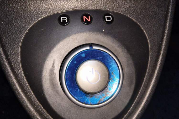 Used ORA Black Cat 2021 301 km Basic Version Gear Lever