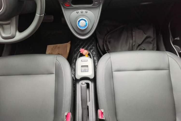 Used ORA Black Cat 2021 351 km Standard Version Gear Lever